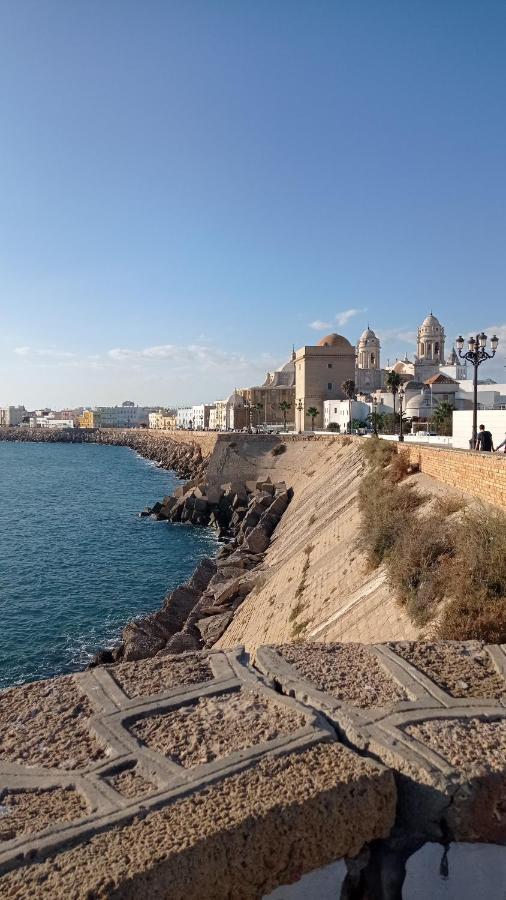 Planeta Cadiz Apartaments Exteriör bild