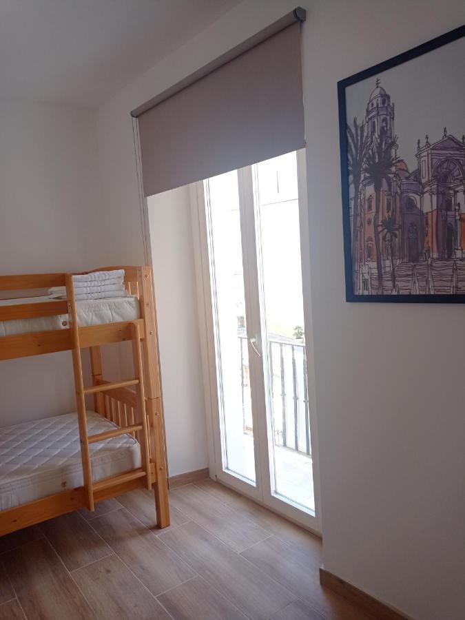 Planeta Cadiz Apartaments Exteriör bild