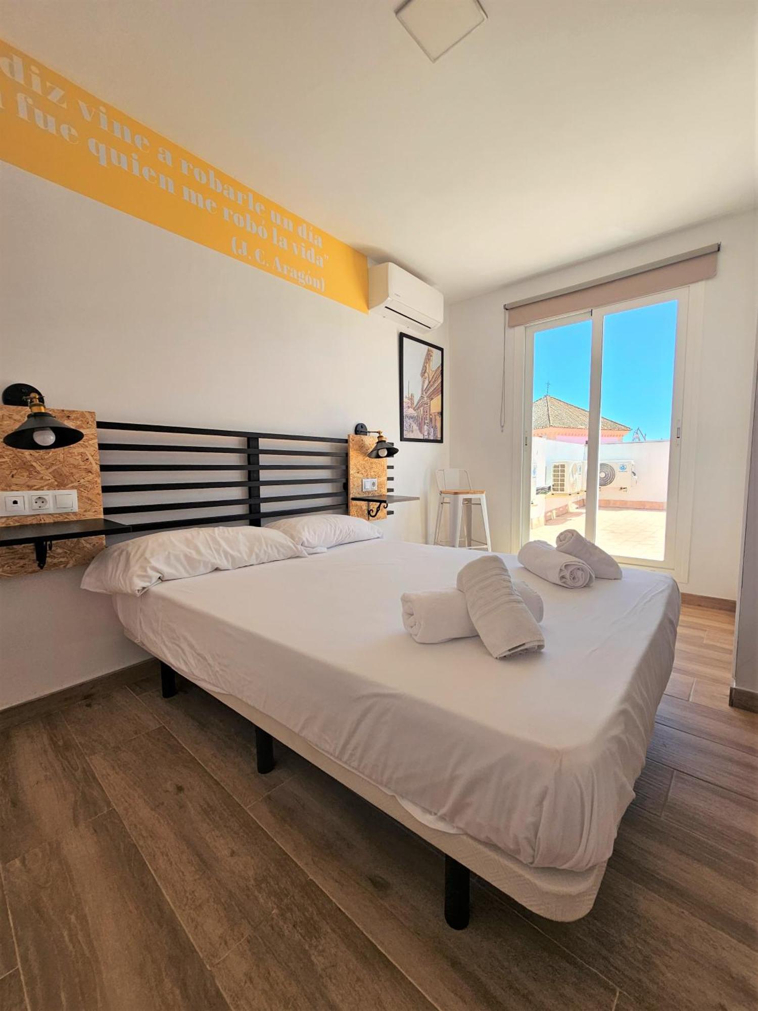 Planeta Cadiz Apartaments Exteriör bild