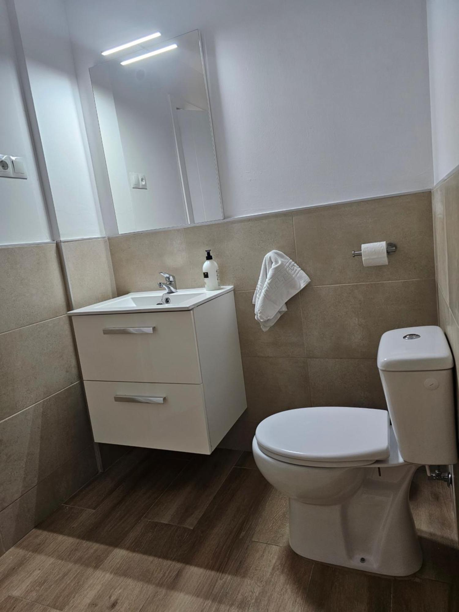 Planeta Cadiz Apartaments Exteriör bild